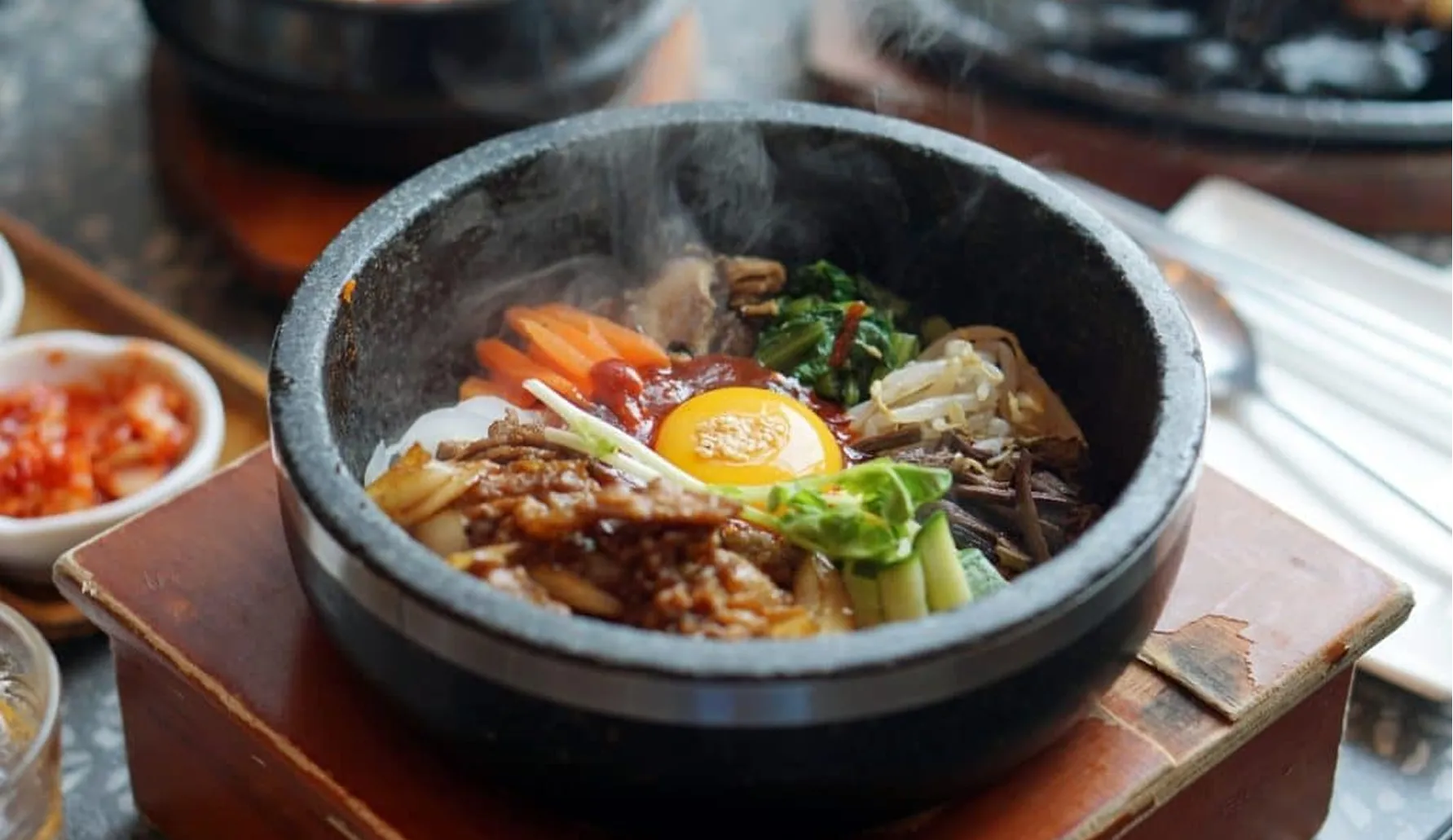 本場の韓国料理を楽しむ