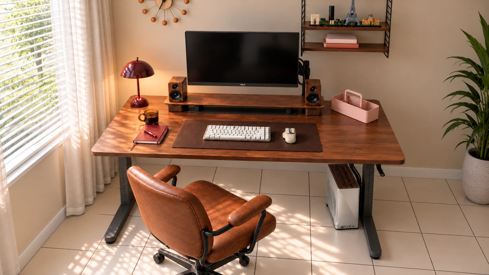 Both ends of the shelf were divided into spaces for speakers, and the front was divided into spaces for input devices.