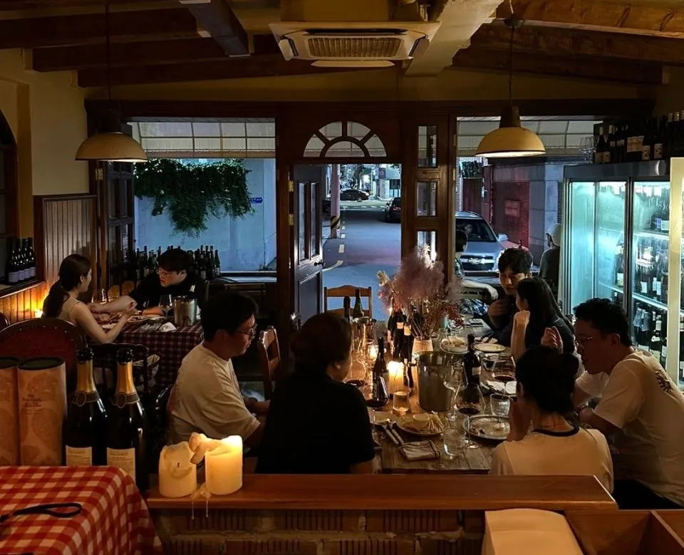 狭いスペースを最大限に活かした“小さな隠れ家”