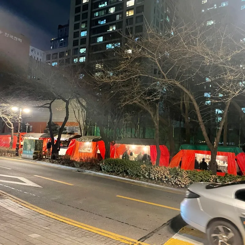 麻浦駅〜孔徳駅の間にあるポジャンマチャ通り
