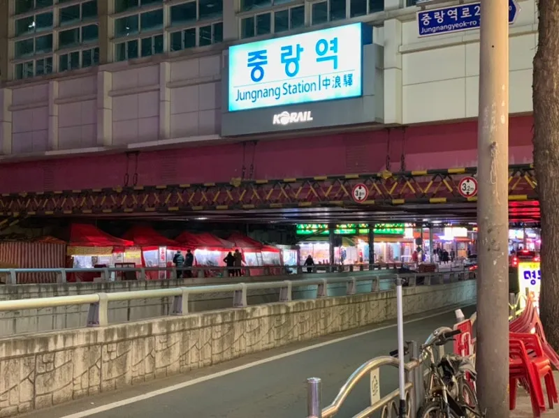 線路下というユニークなロケーション