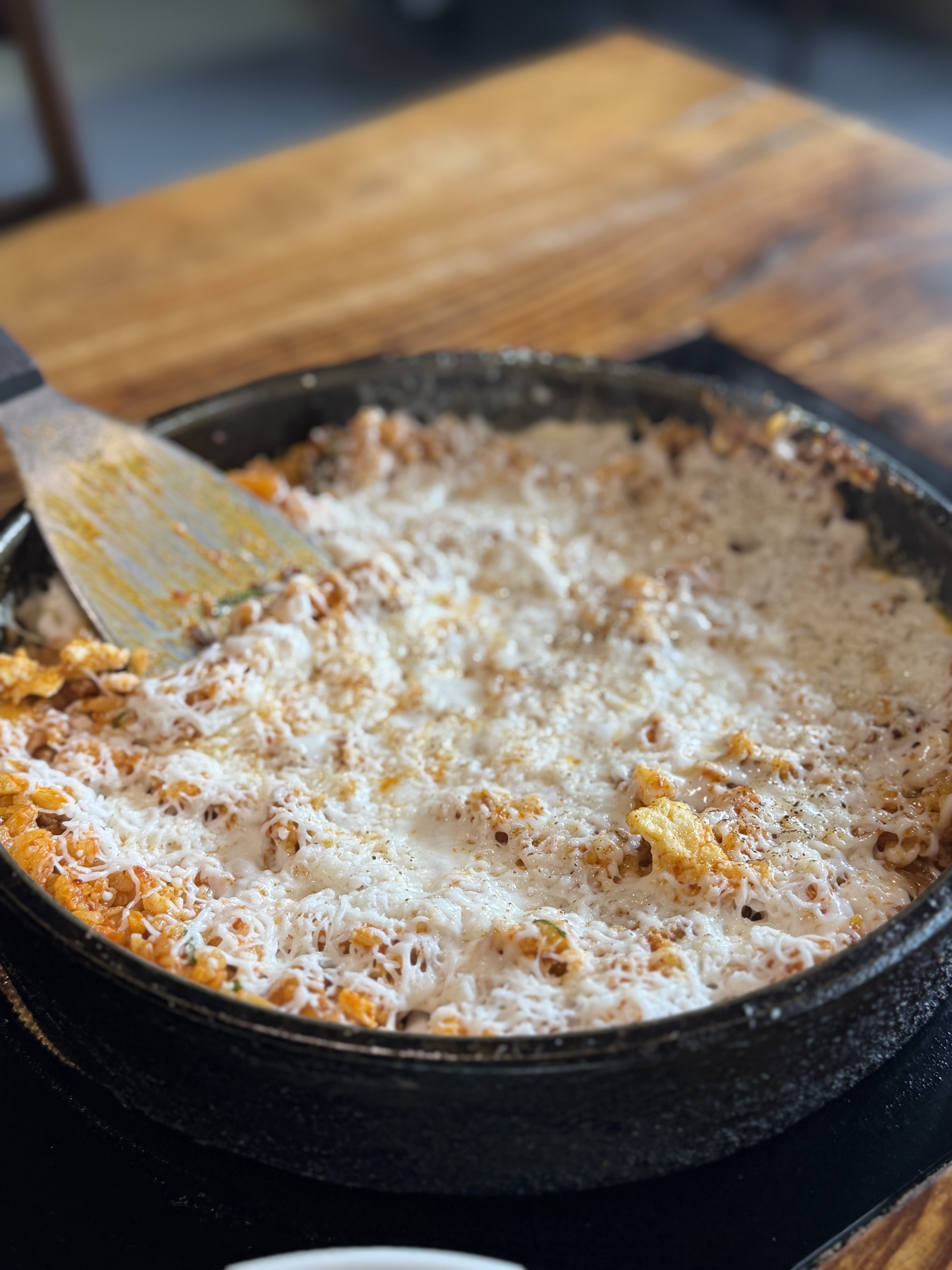 雪花チーズともばら肉カクテキ炒めご飯 (小)