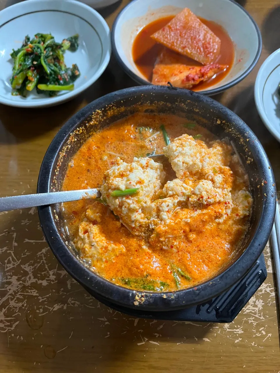 手作りのおぼろ豆腐が美味しい「スンドゥブ定食」
