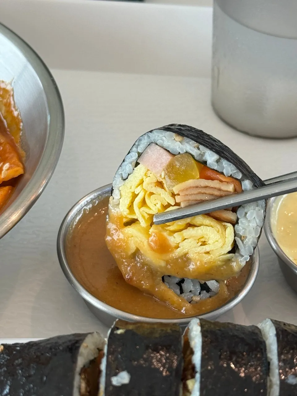 具材たっぷり！卵を贅沢に使ったキンパ