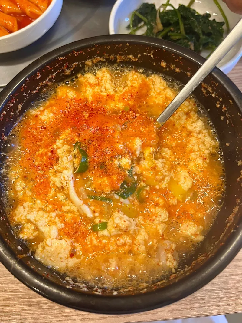 海鮮・豚肉入りスンドゥブ